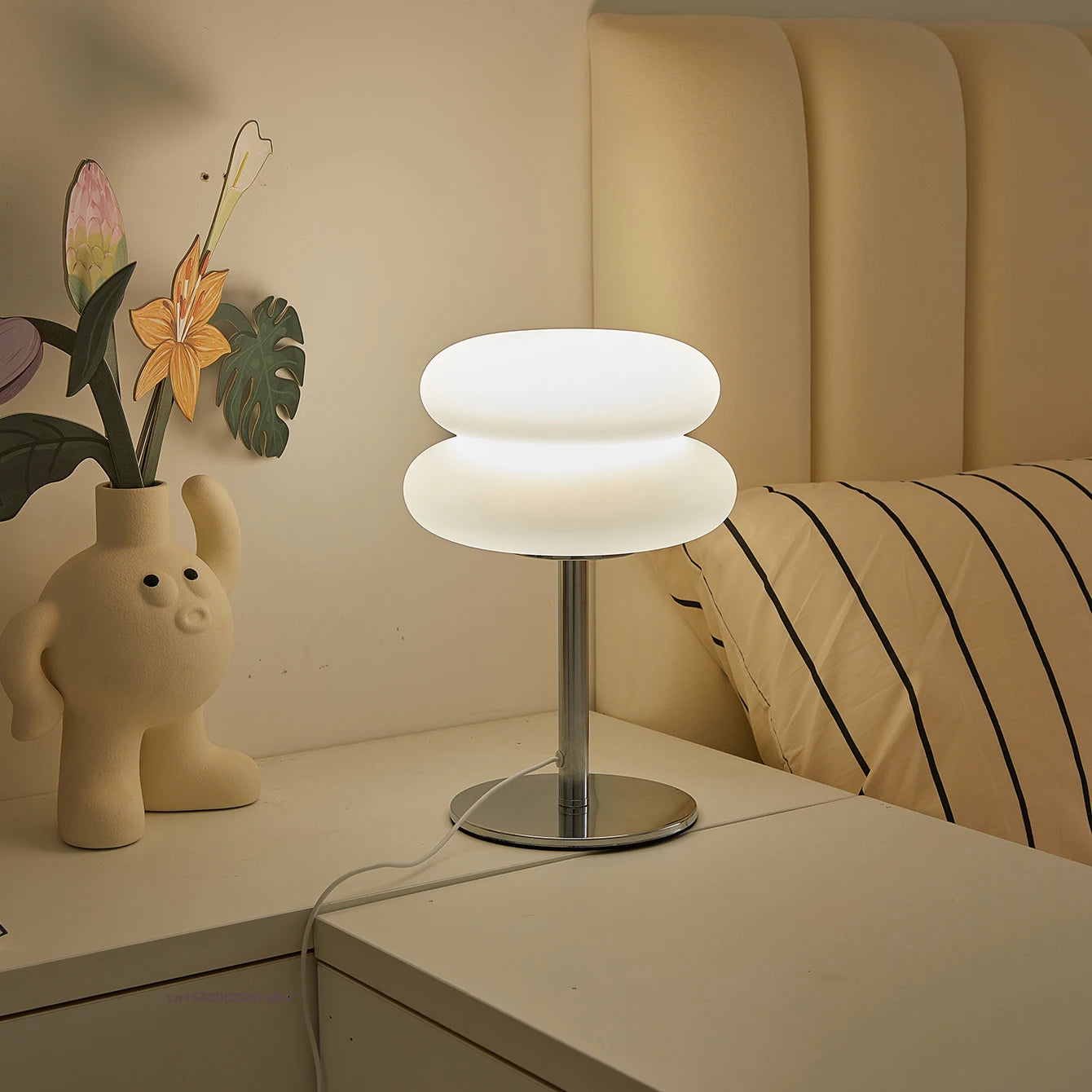 Aesthetic Table Lamp - 3 Color Lights